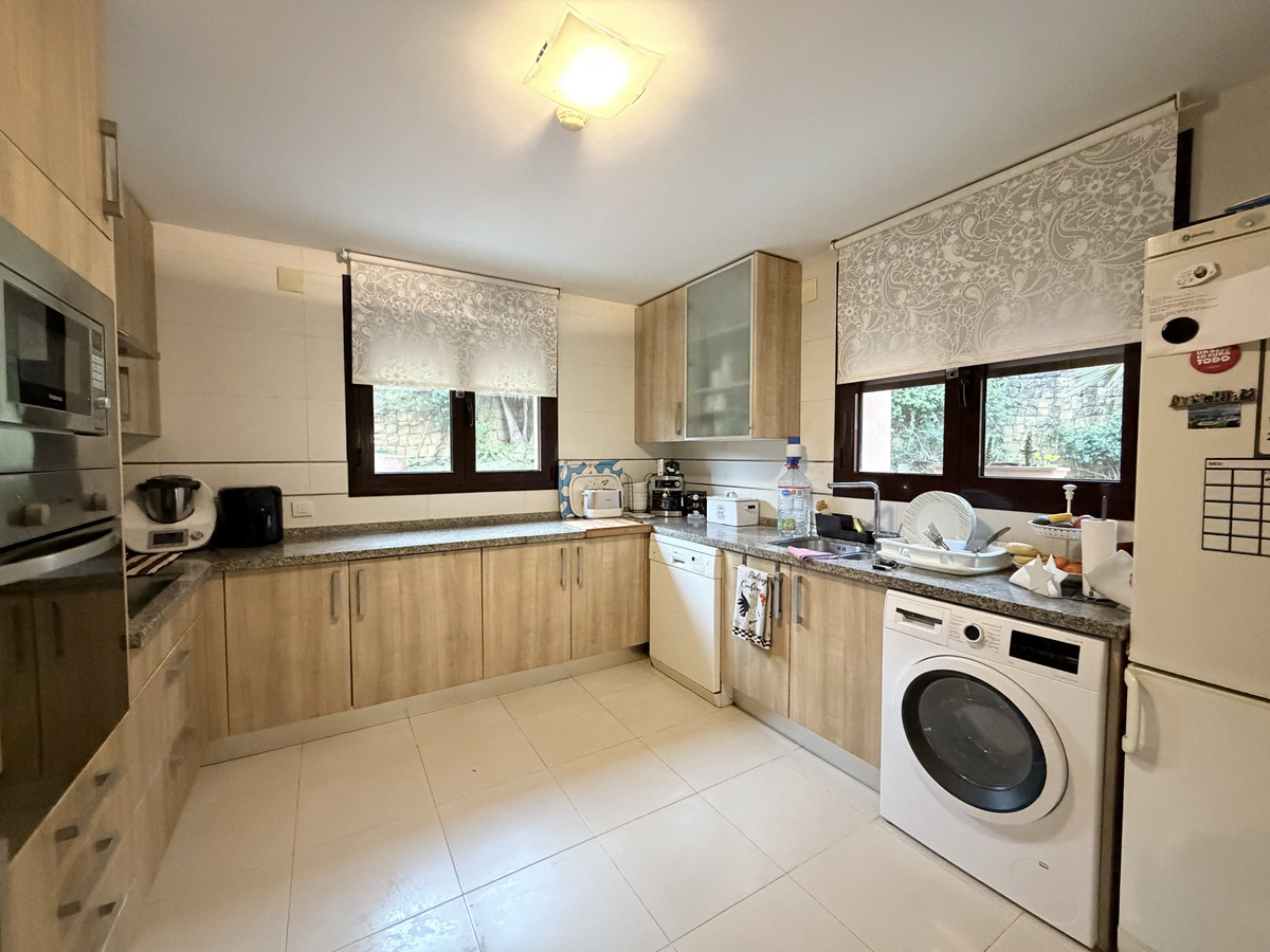 4 Bed Townhouse for sale in Estepona Costa Del Sol, Málaga, Spain