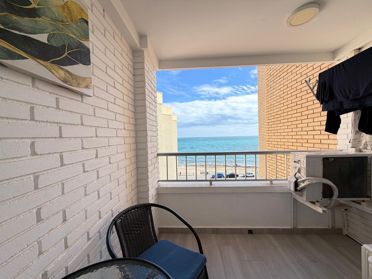 Se vende Apartamento Planta Media de 3 dormitorios en Costa Blanca, Alicante, España