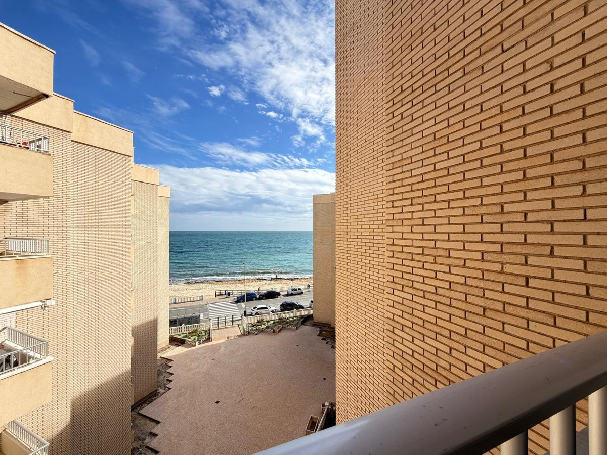 Se vende Apartamento Planta Media de 3 dormitorios en Costa Blanca, Alicante, España