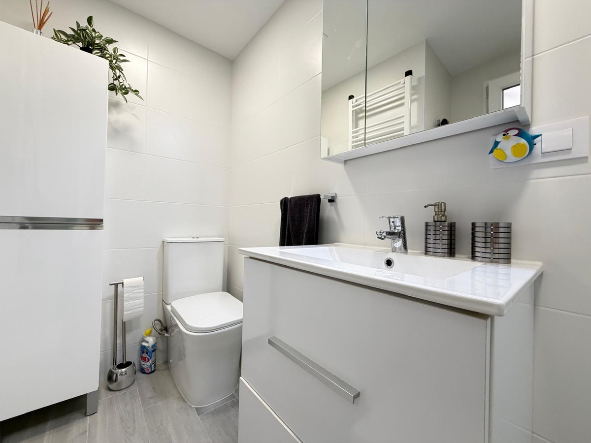 Se vende Apartamento Planta Media de 3 dormitorios en Costa Blanca, Alicante, España