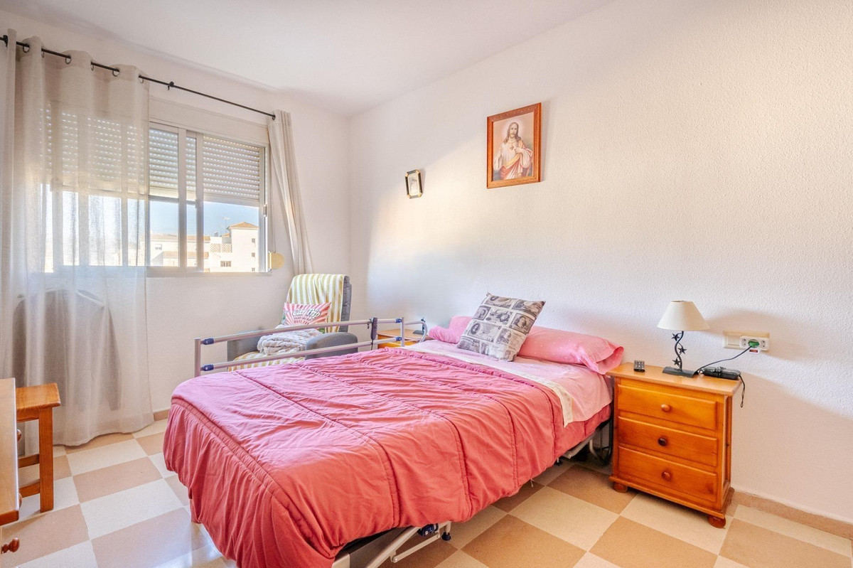4 Bed Apartment for sale in Estepona Costa Del Sol, Málaga, Spain