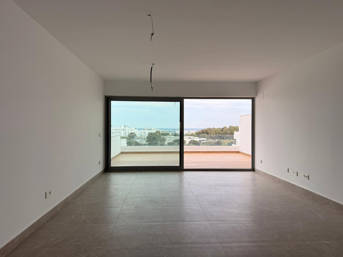 2 Bed Apartment for sale in Estepona Costa Del Sol, Málaga, Spain