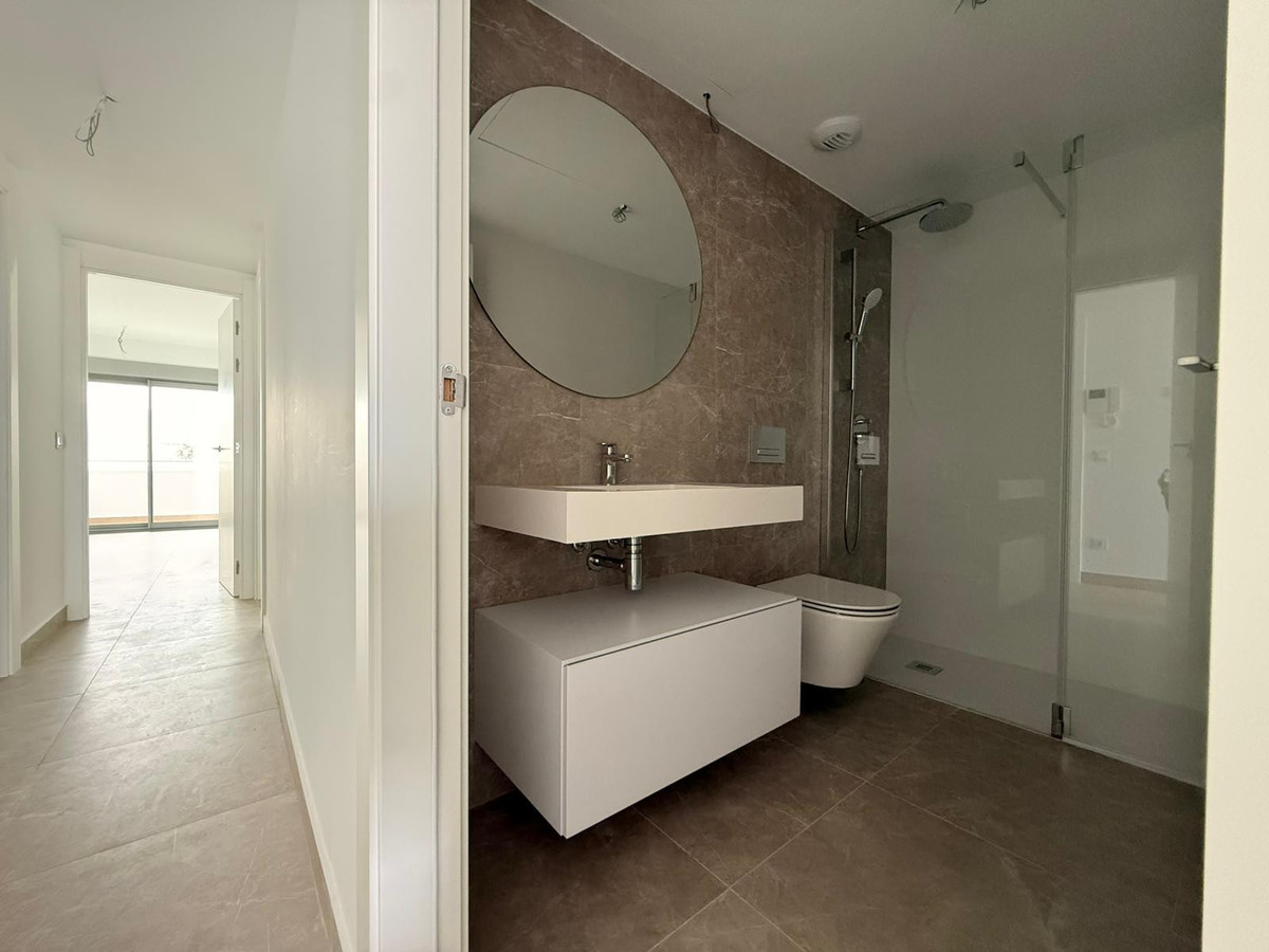 2 Bed Apartment for sale in Estepona Costa Del Sol, Málaga, Spain