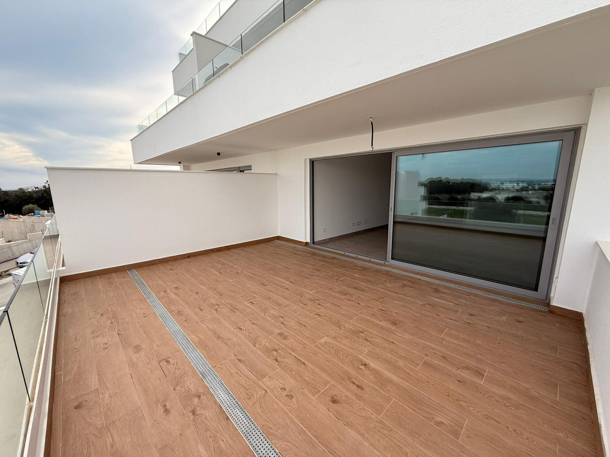 2 Bed Apartment for sale in Estepona Costa Del Sol, Málaga, Spain