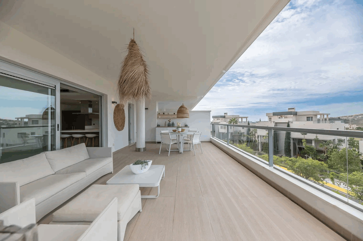 3 Bed Apartment for sale in Los Arqueros Costa Del Sol, Málaga, Spain