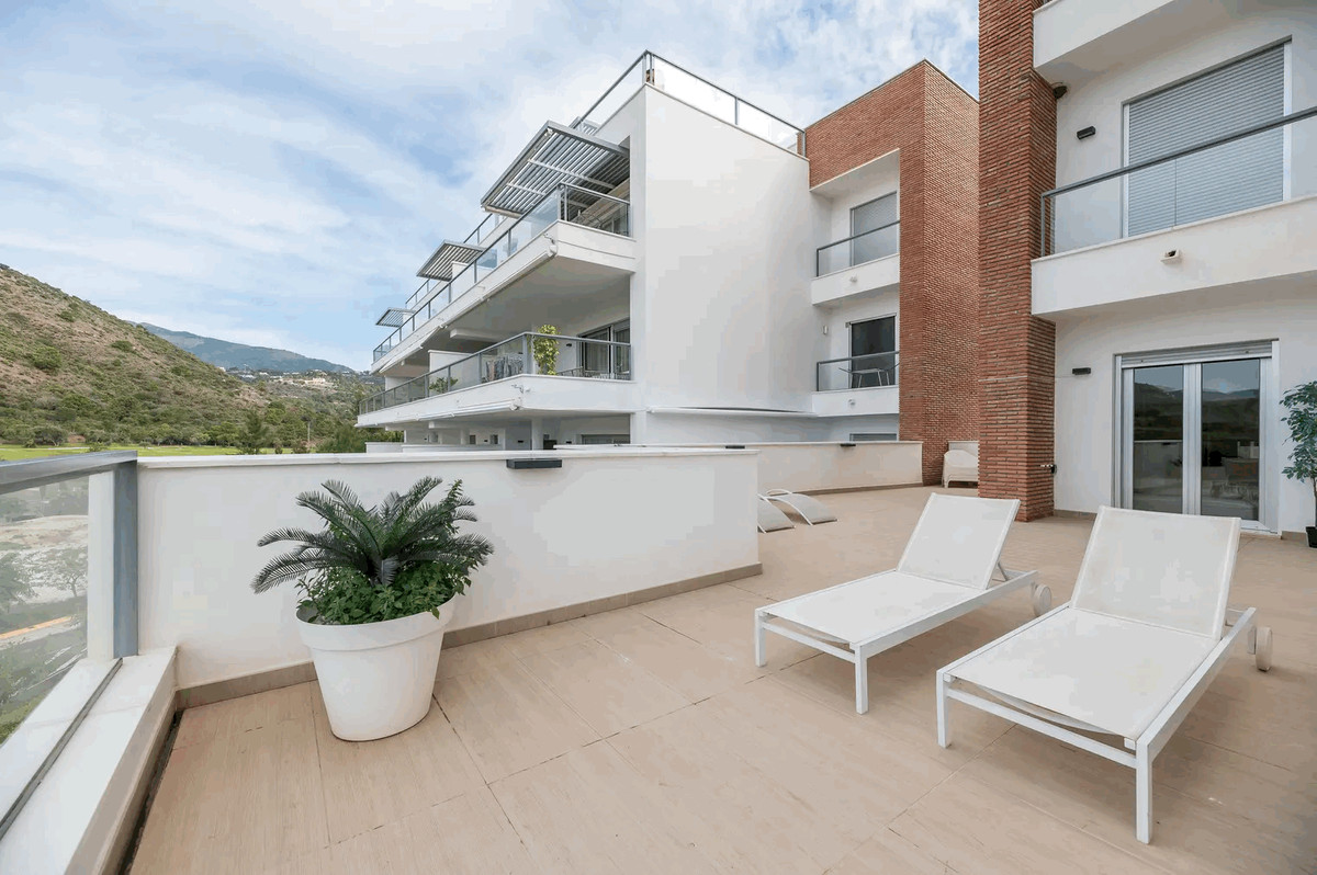 3 Bed Apartment for sale in Los Arqueros Costa Del Sol, Málaga, Spain