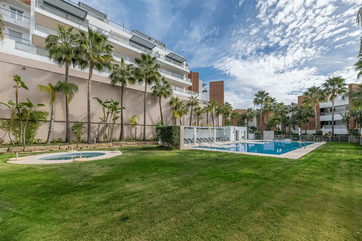 3 Bed Apartment for sale in Los Arqueros Costa Del Sol, Málaga, Spain