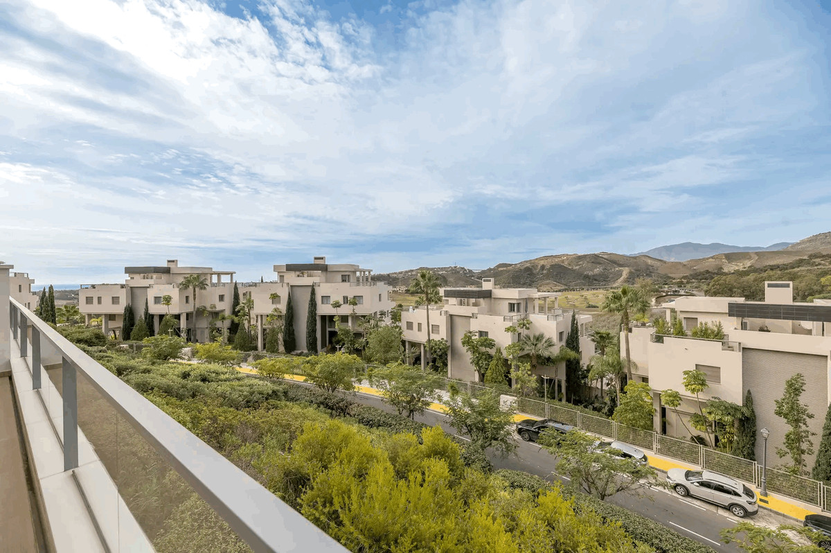 3 Bed Apartment for sale in Los Arqueros Costa Del Sol, Málaga, Spain