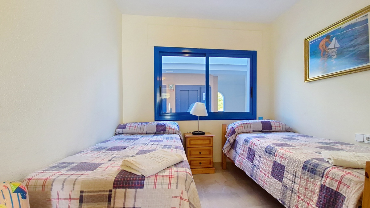 3 Bed Apartment for sale in La Duquesa Costa Del Sol, Málaga, Spain