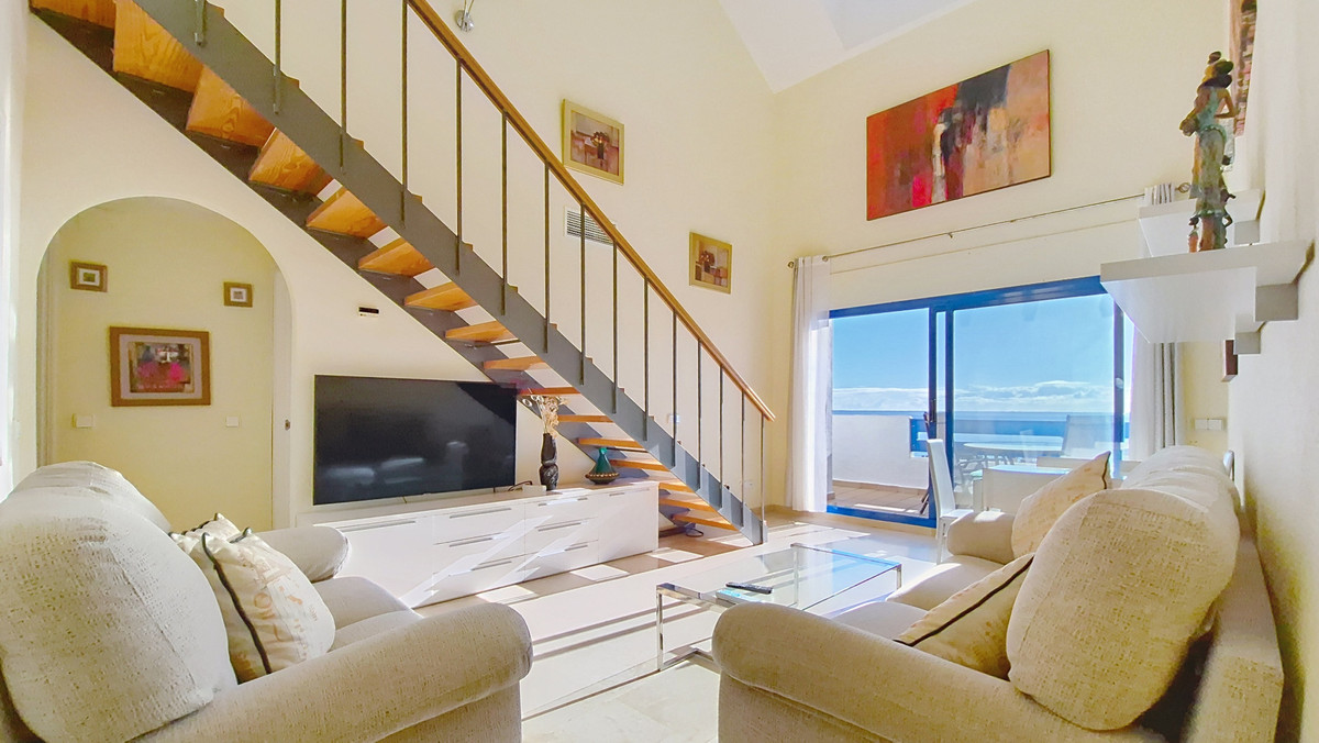 3 Bed Apartment for sale in La Duquesa Costa Del Sol, Málaga, Spain