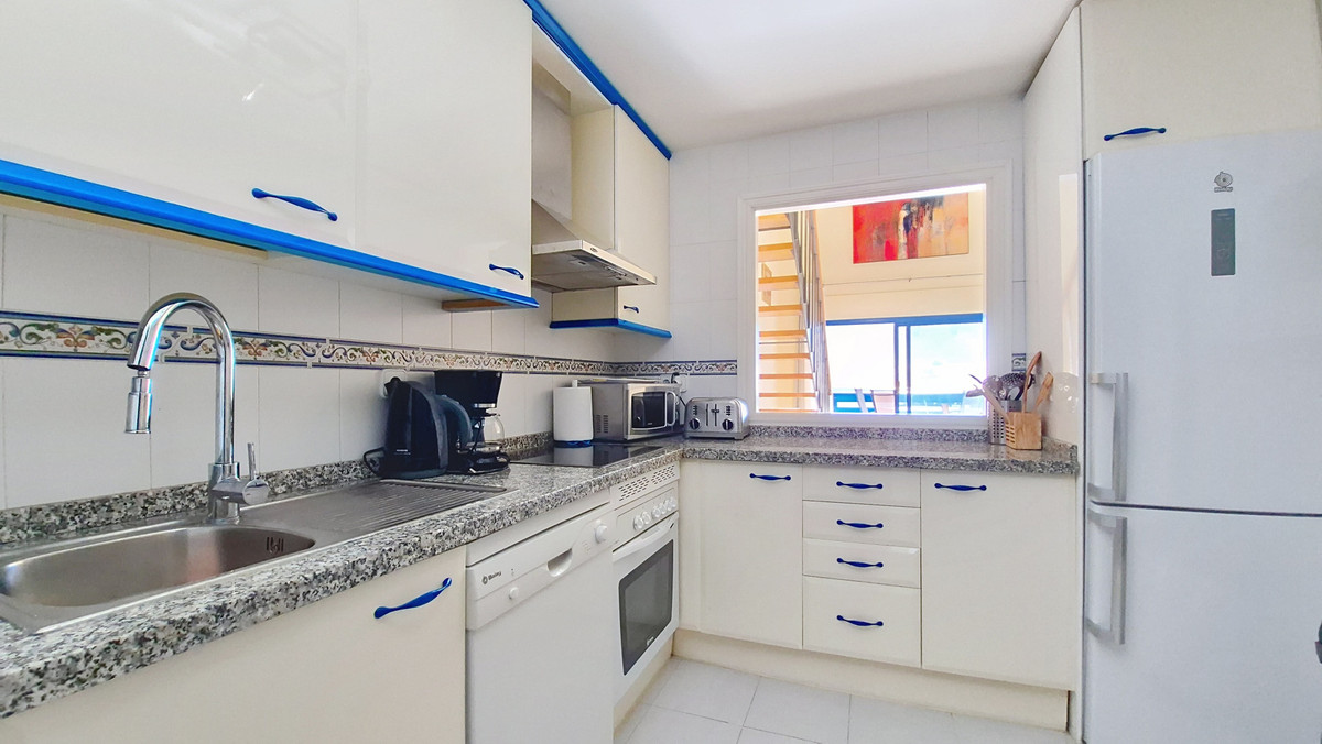 3 Bed Apartment for sale in La Duquesa Costa Del Sol, Málaga, Spain