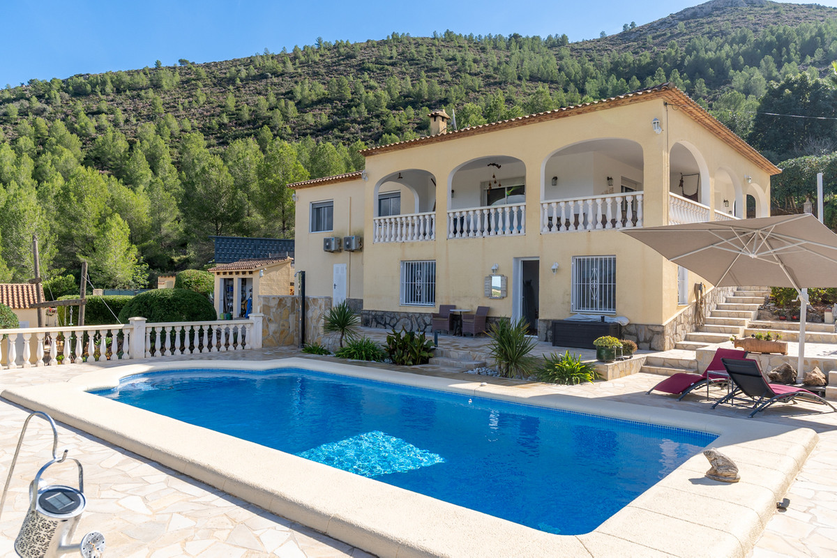 4 Bed Townhouse for sale in Lliber Costa Blanca, Alicante, Spain