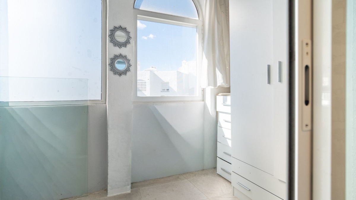 2 Bed Apartment for sale in Estepona Costa Del Sol, Málaga, Spain