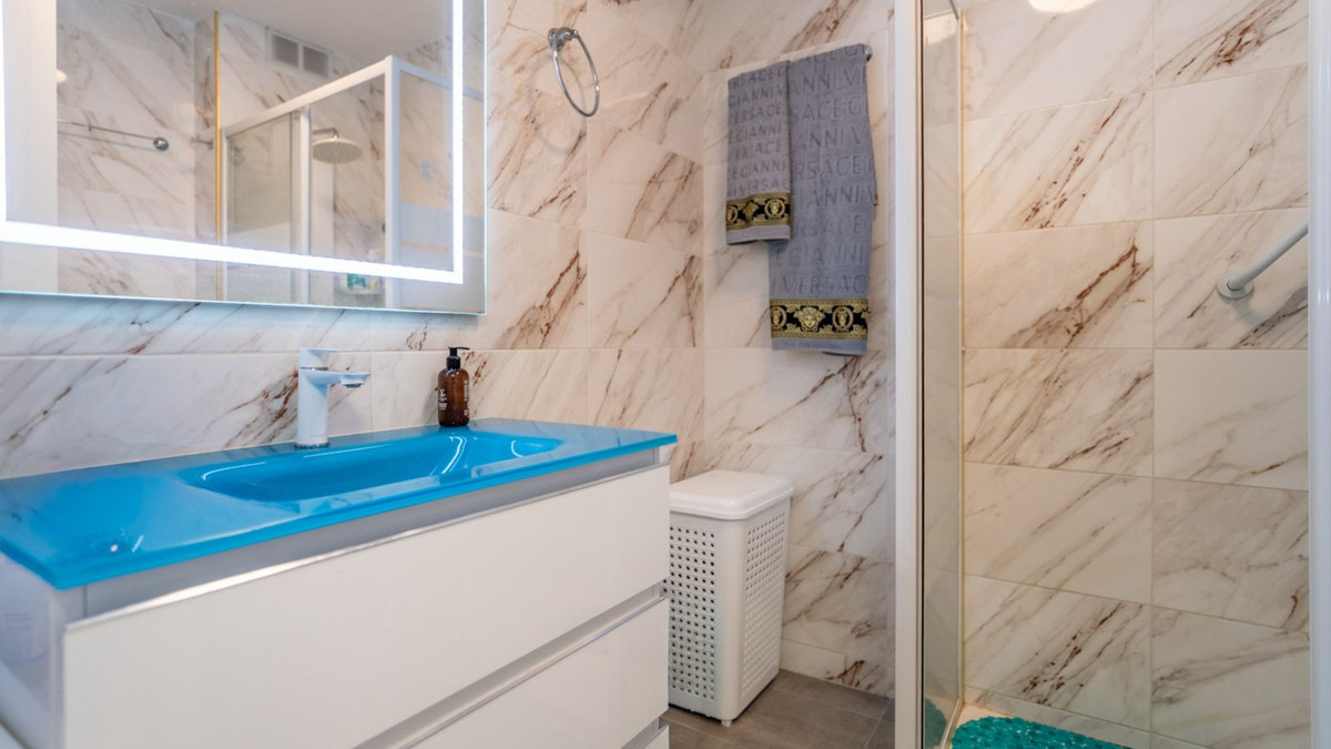 2 Bed Apartment for sale in Estepona Costa Del Sol, Málaga, Spain