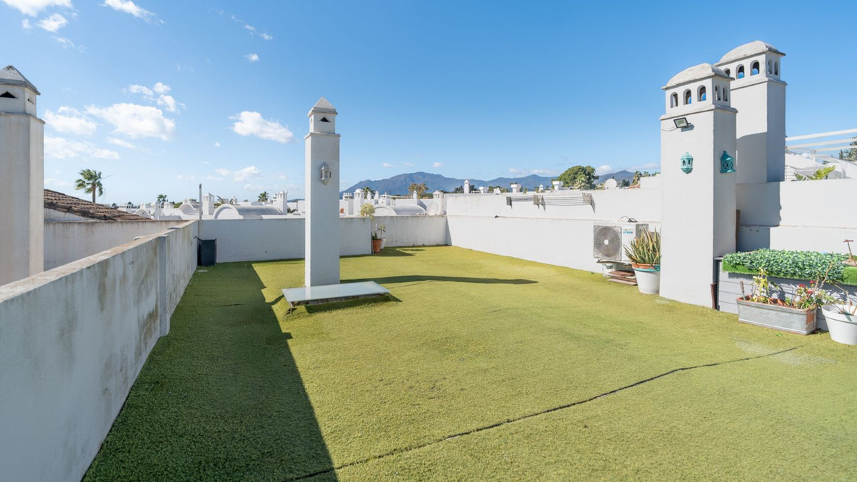 2 Bed Apartment for sale in Estepona Costa Del Sol, Málaga, Spain