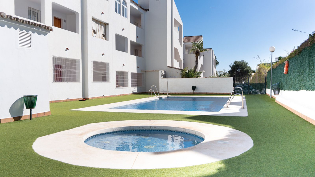 2 Bed Apartment for sale in Estepona Costa Del Sol, Málaga, Spain