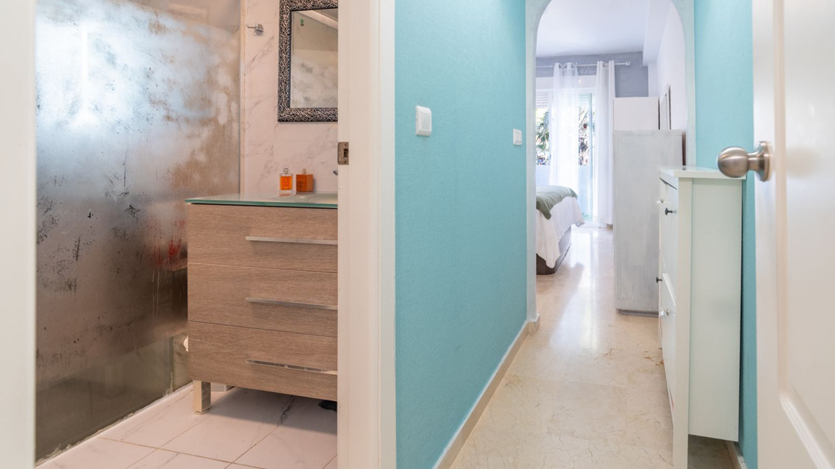 2 Bed Apartment for sale in Estepona Costa Del Sol, Málaga, Spain