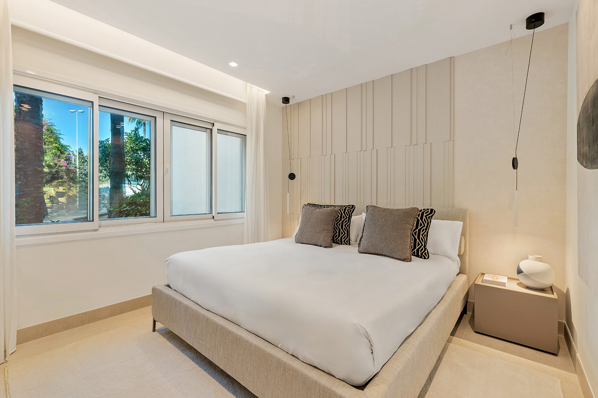 3 Bed Apartment for sale in Estepona Costa Del Sol, Málaga, Spain
