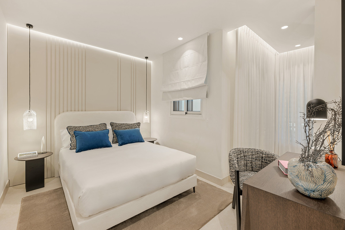 3 Bed Apartment for sale in Estepona Costa Del Sol, Málaga, Spain