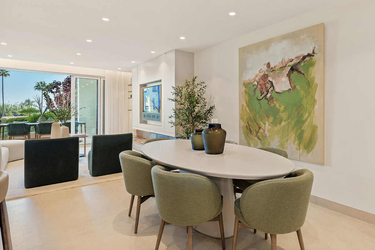 3 Bed Apartment for sale in Estepona Costa Del Sol, Málaga, Spain
