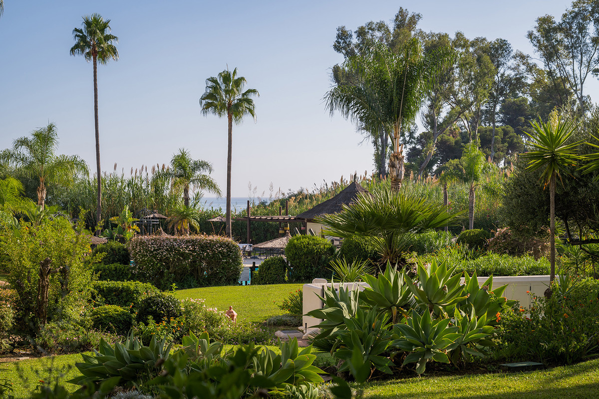 3 Bed Apartment for sale in Estepona Costa Del Sol, Málaga, Spain