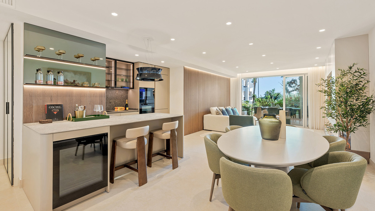 3 Bed Apartment for sale in Estepona Costa Del Sol, Málaga, Spain