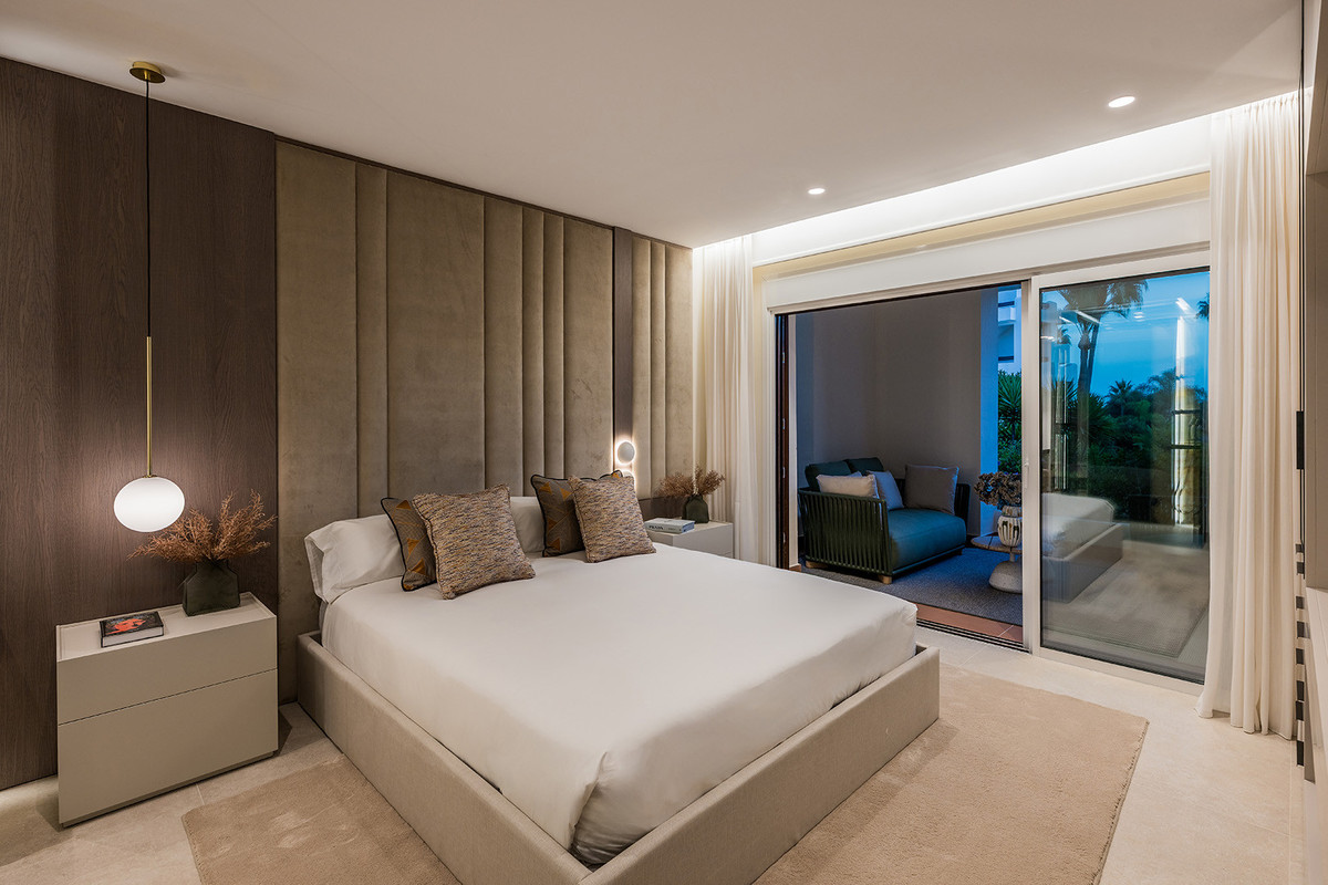 3 Bed Apartment for sale in Estepona Costa Del Sol, Málaga, Spain