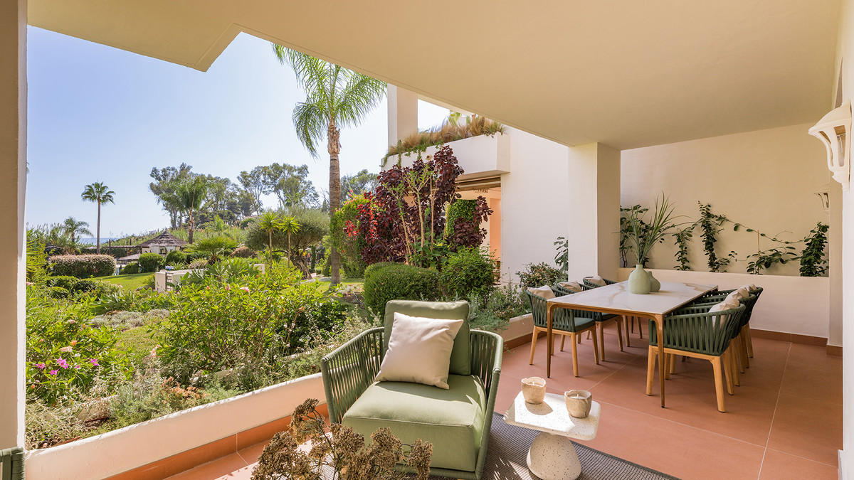 3 Bed Apartment for sale in Estepona Costa Del Sol, Málaga, Spain
