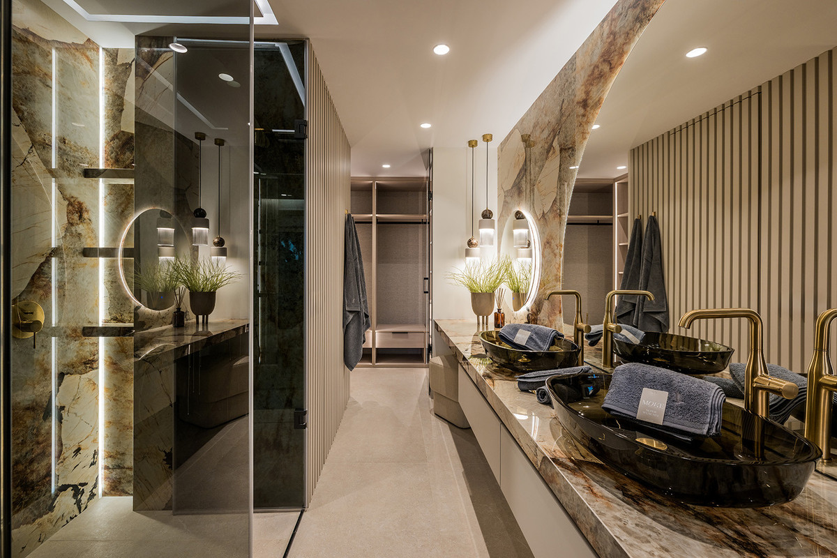 3 Bed Apartment for sale in Estepona Costa Del Sol, Málaga, Spain