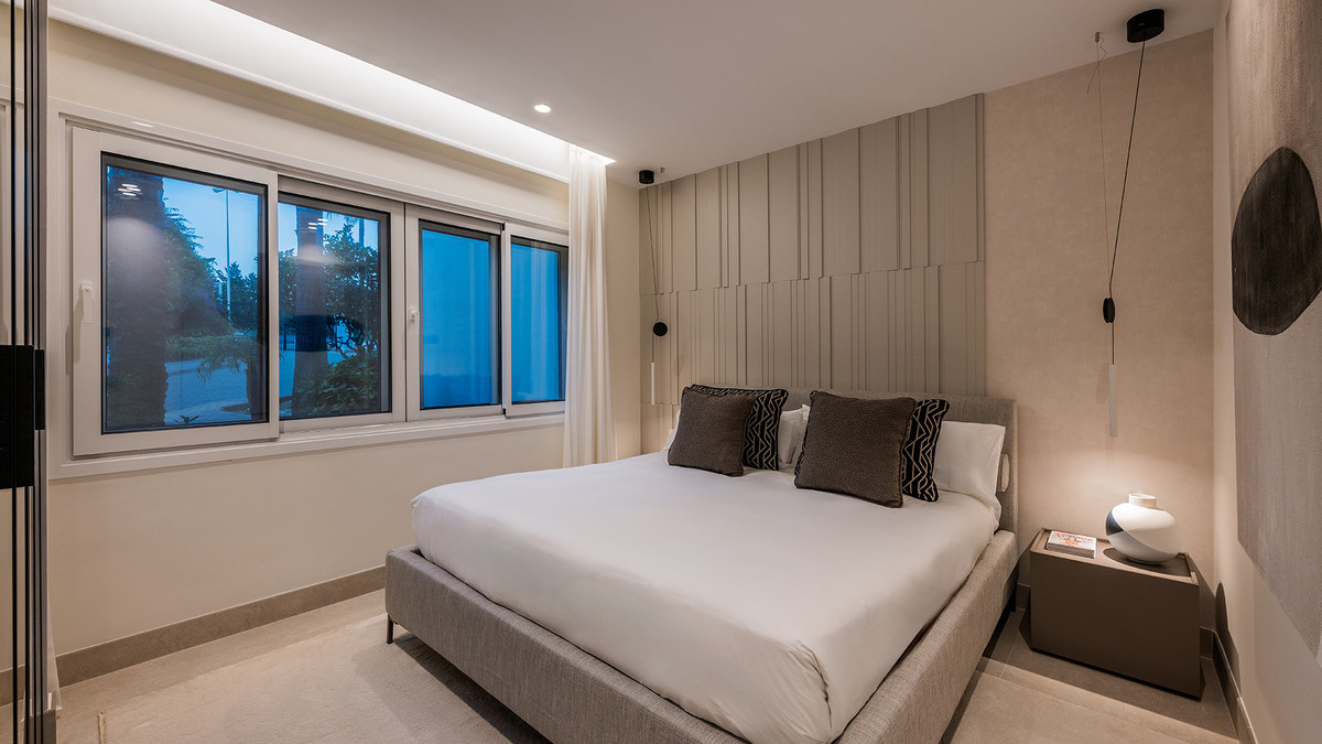 3 Bed Apartment for sale in Estepona Costa Del Sol, Málaga, Spain