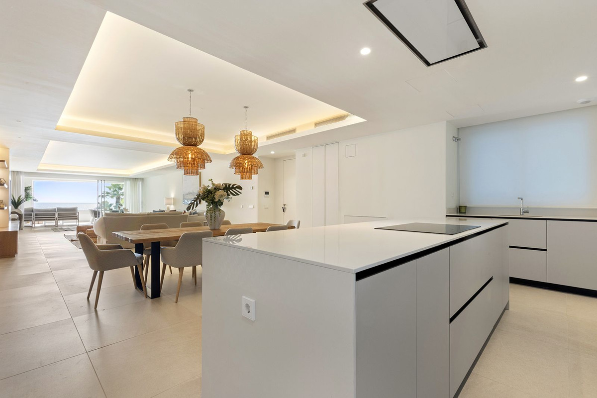 3 Bed Apartment for sale in Estepona Costa Del Sol, Málaga, Spain