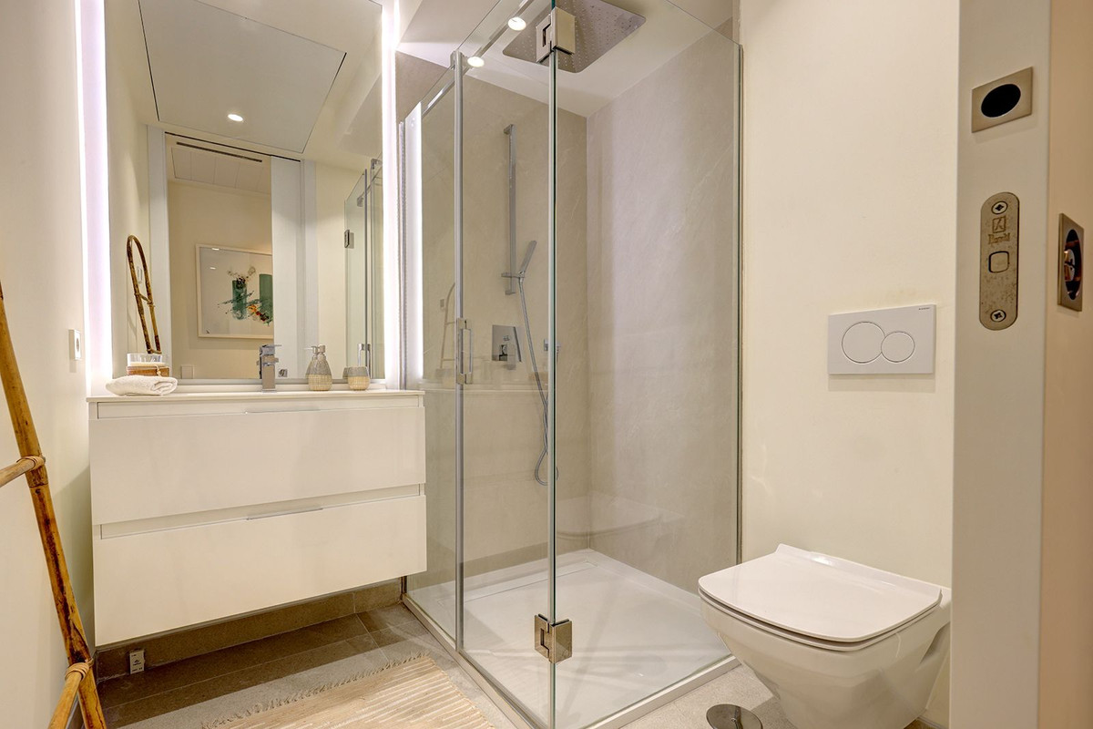 3 Bed Apartment for sale in Estepona Costa Del Sol, Málaga, Spain