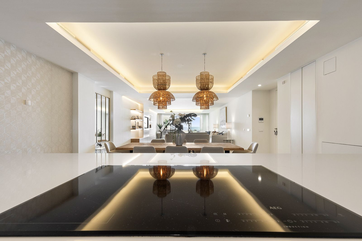 3 Bed Apartment for sale in Estepona Costa Del Sol, Málaga, Spain