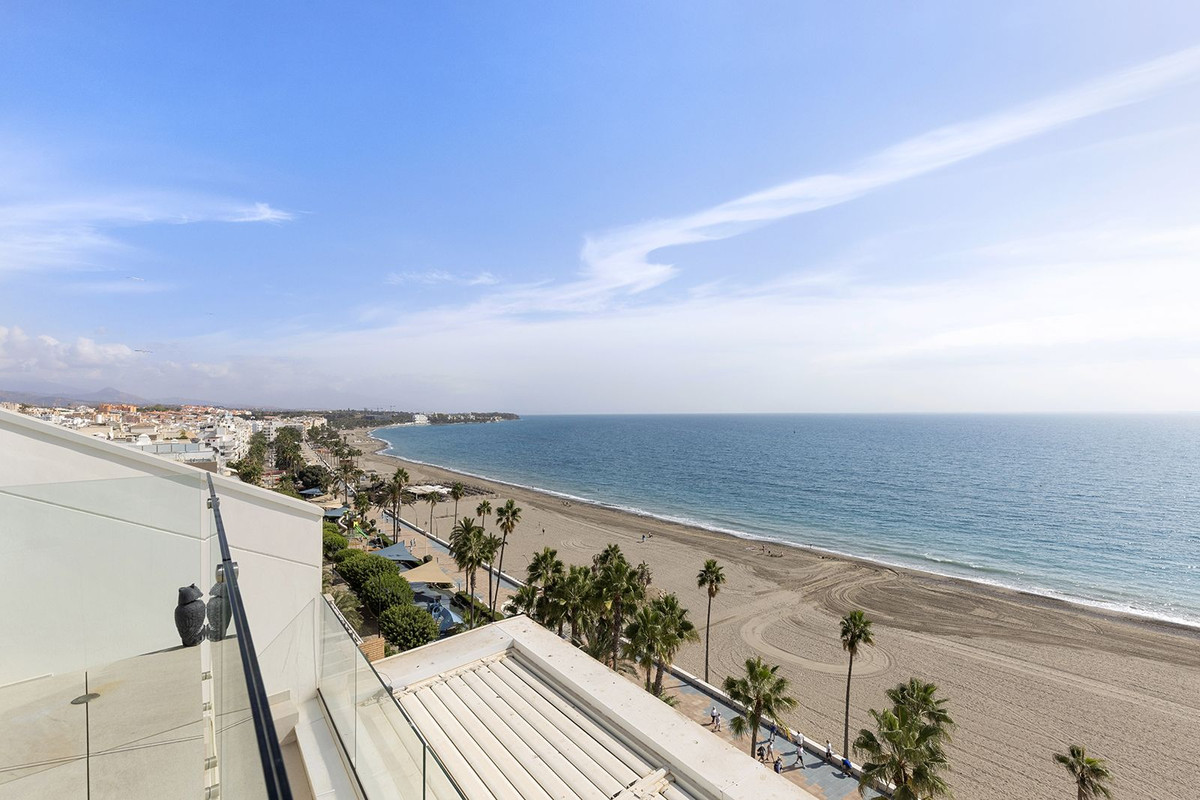 3 Bed Apartment for sale in Estepona Costa Del Sol, Málaga, Spain