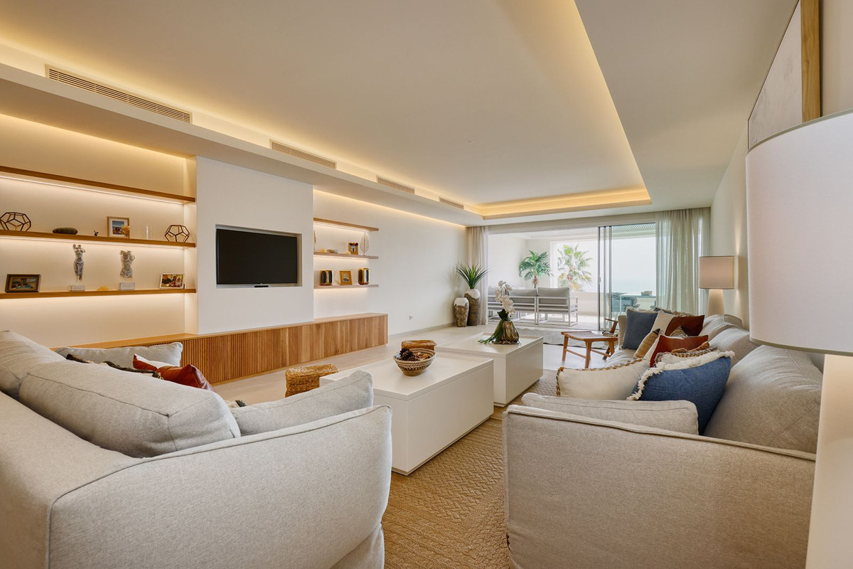 3 Bed Apartment for sale in Estepona Costa Del Sol, Málaga, Spain