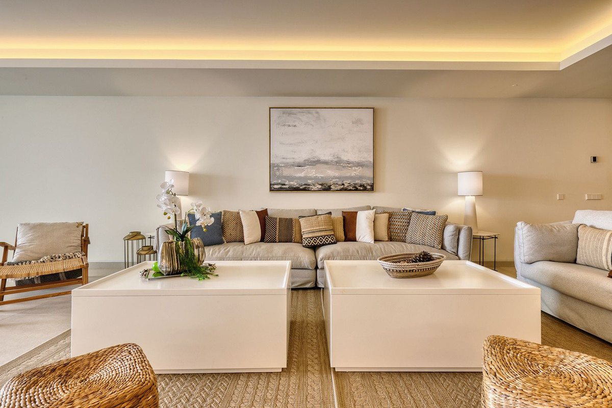 3 Bed Apartment for sale in Estepona Costa Del Sol, Málaga, Spain