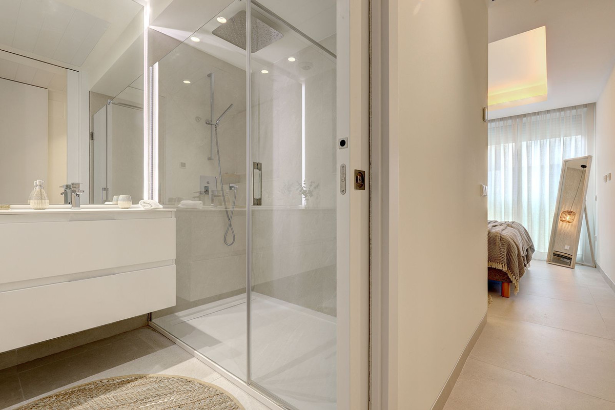 3 Bed Apartment for sale in Estepona Costa Del Sol, Málaga, Spain