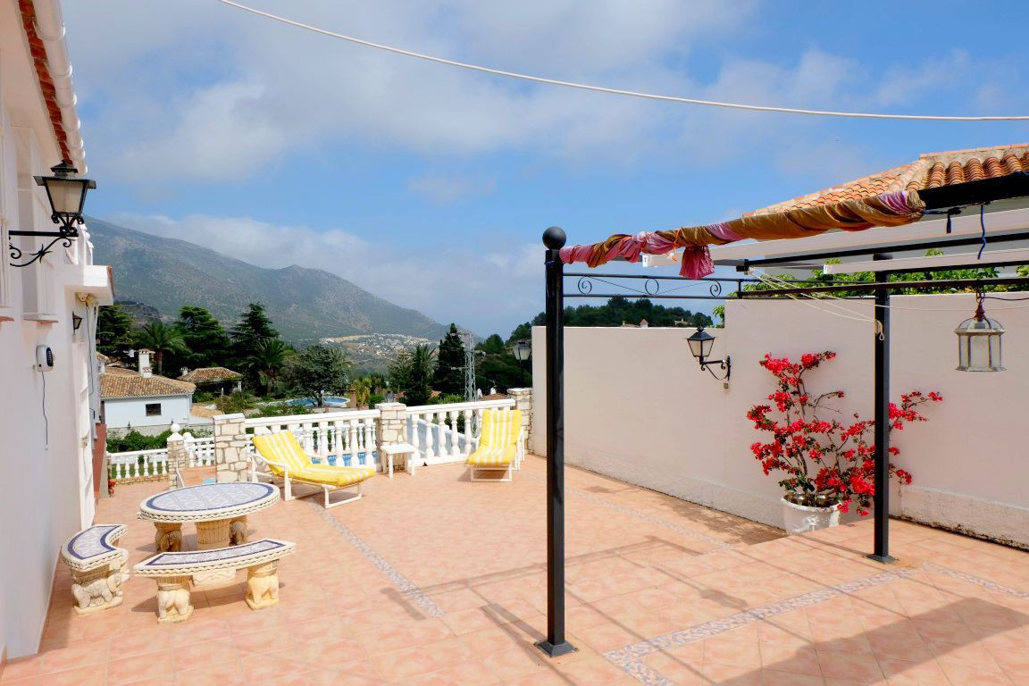 Se vende Villa - Chalet de 5 dormitorios en Costa Del Sol, Málaga, España