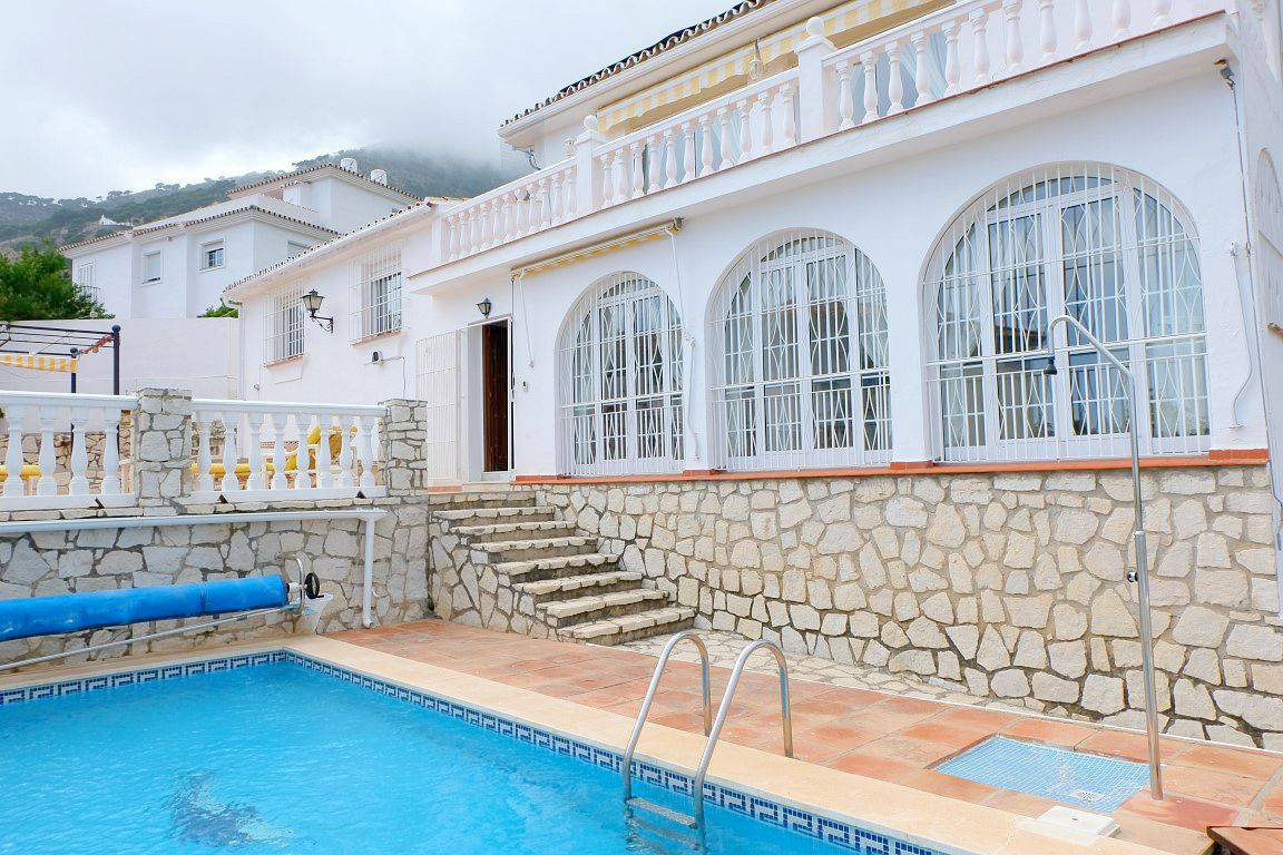 Se vende Villa - Chalet de 5 dormitorios en Costa Del Sol, Málaga, España