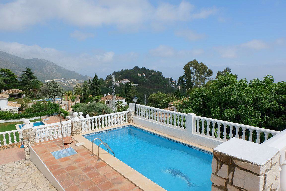 Se vende Villa - Chalet de 5 dormitorios en Costa Del Sol, Málaga, España
