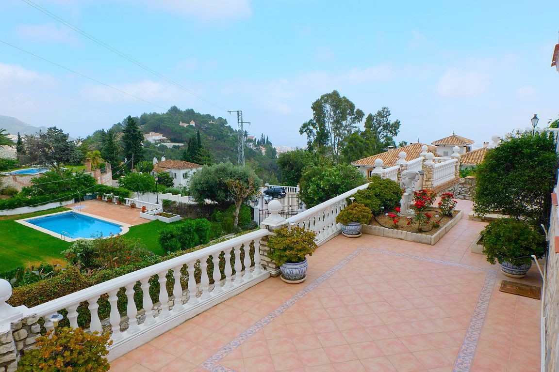 Se vende Villa - Chalet de 5 dormitorios en Costa Del Sol, Málaga, España