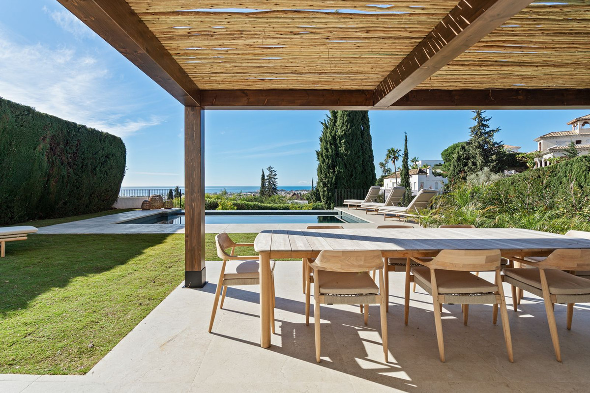 4 Bed Townhouse for sale in Benahavís Costa Del Sol, Málaga, Spain