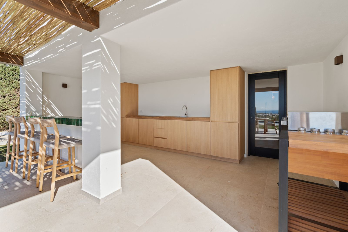 4 Bed Townhouse for sale in Benahavís Costa Del Sol, Málaga, Spain