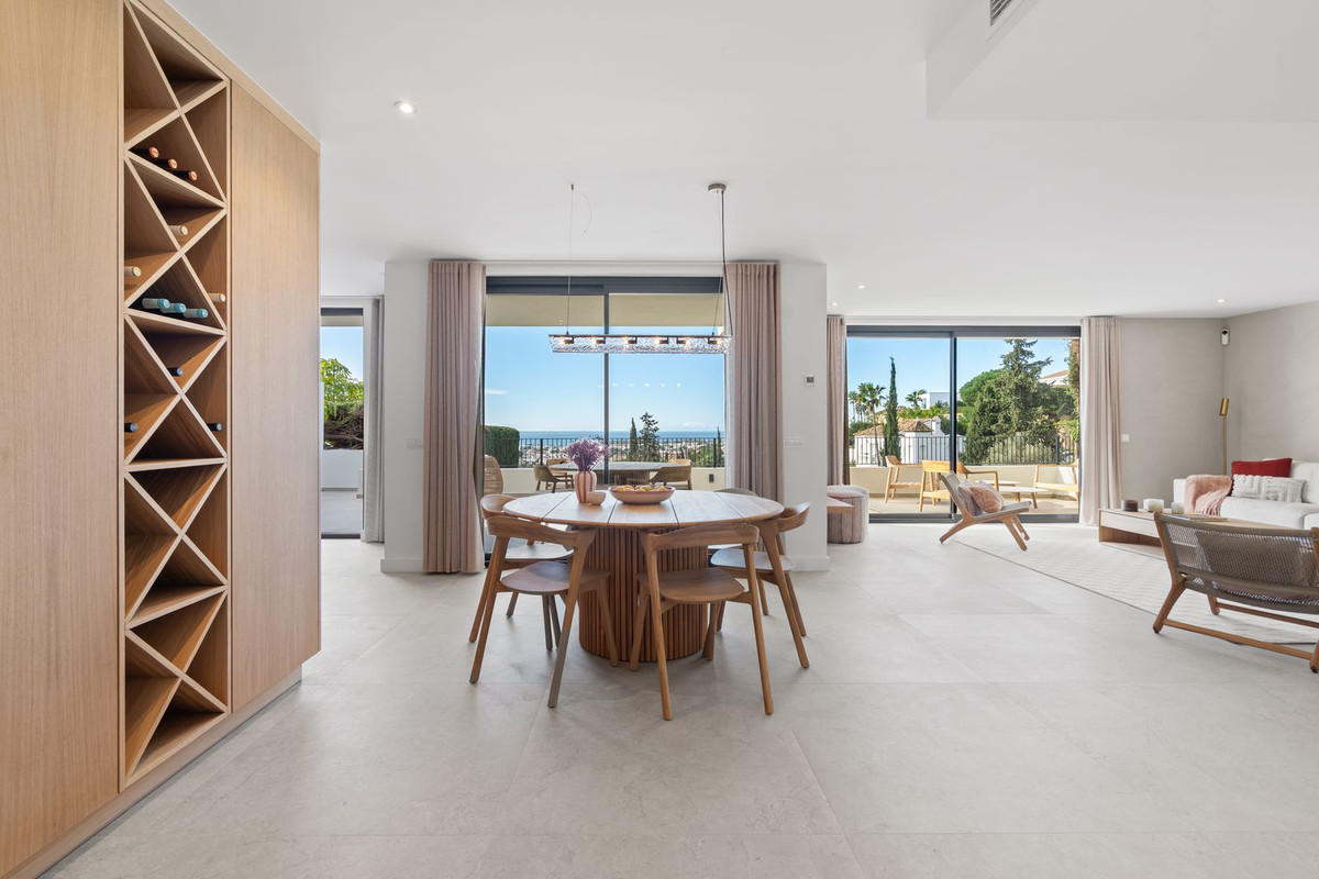 4 Bed Townhouse for sale in Benahavís Costa Del Sol, Málaga, Spain