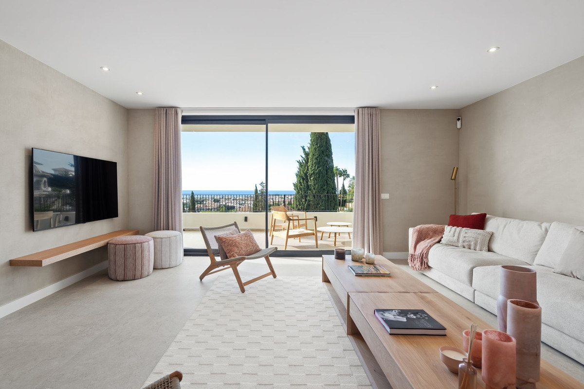 4 Bed Townhouse for sale in Benahavís Costa Del Sol, Málaga, Spain