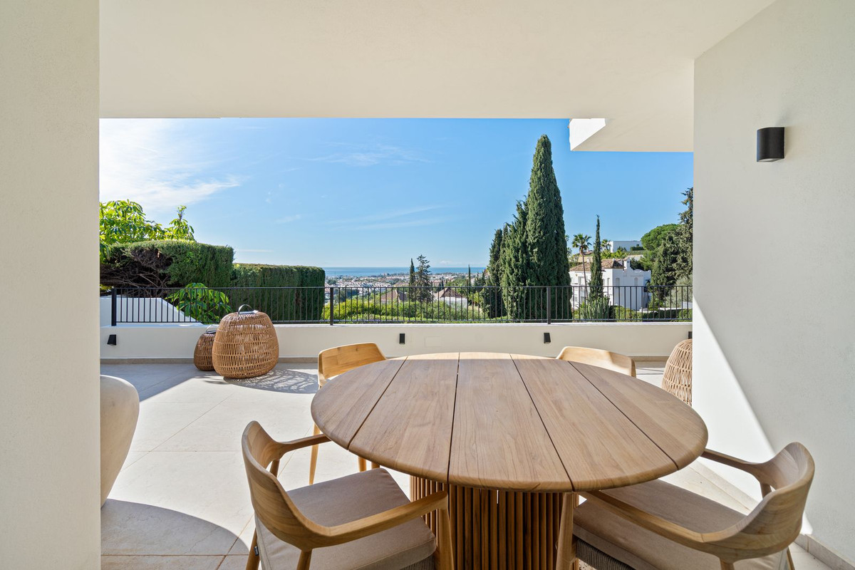 4 Bed Townhouse for sale in Benahavís Costa Del Sol, Málaga, Spain