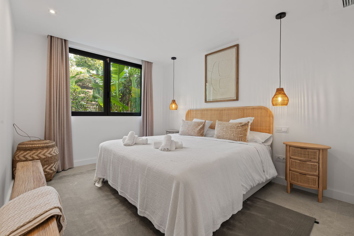 4 Bed Townhouse for sale in Benahavís Costa Del Sol, Málaga, Spain