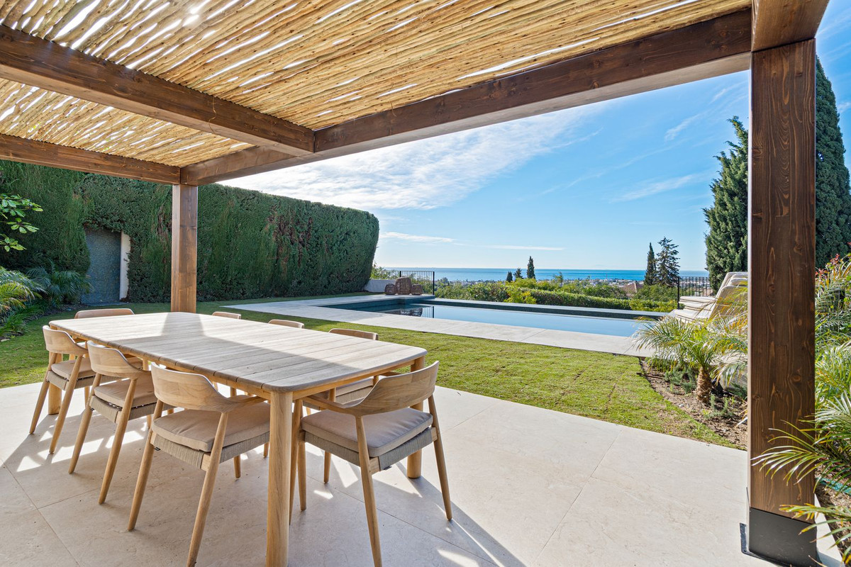 4 Bed Townhouse for sale in Benahavís Costa Del Sol, Málaga, Spain