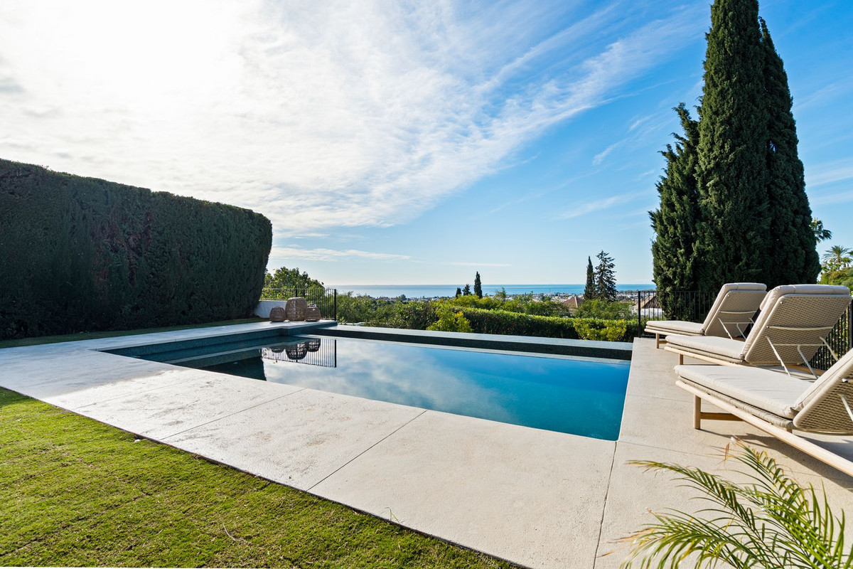 4 Bed Townhouse for sale in Benahavís Costa Del Sol, Málaga, Spain