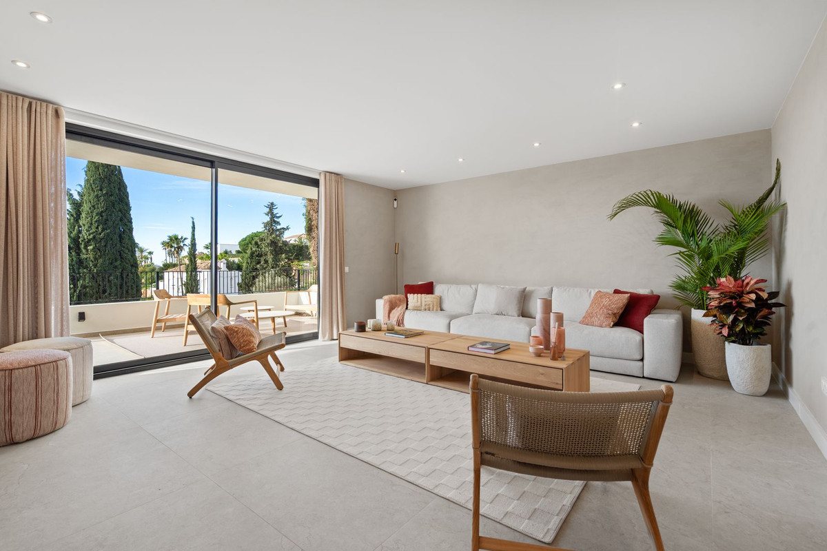 4 Bed Townhouse for sale in Benahavís Costa Del Sol, Málaga, Spain